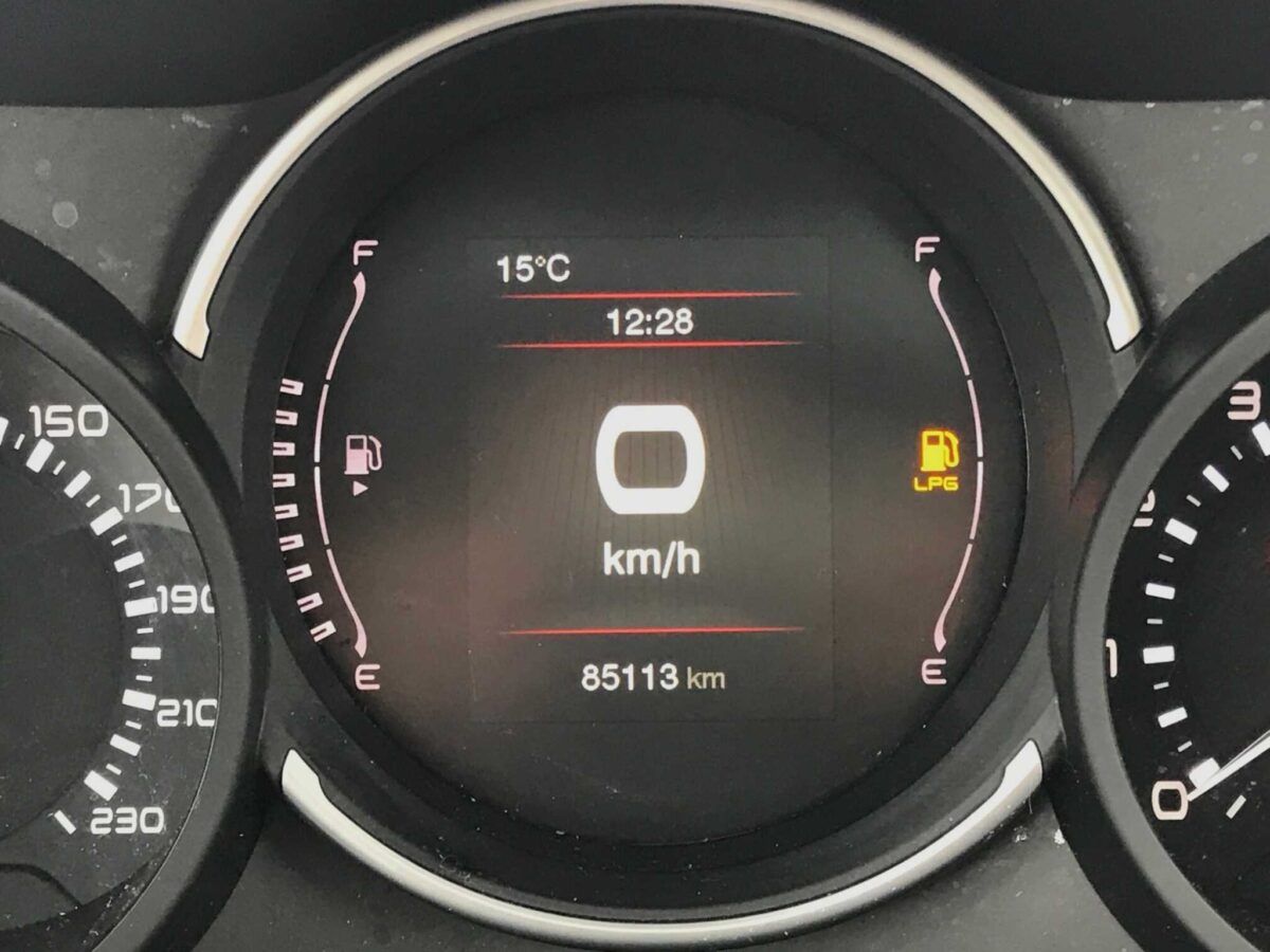 Cuenta kilómetros Fiat 500L GLP Lounge de 1.4 cv