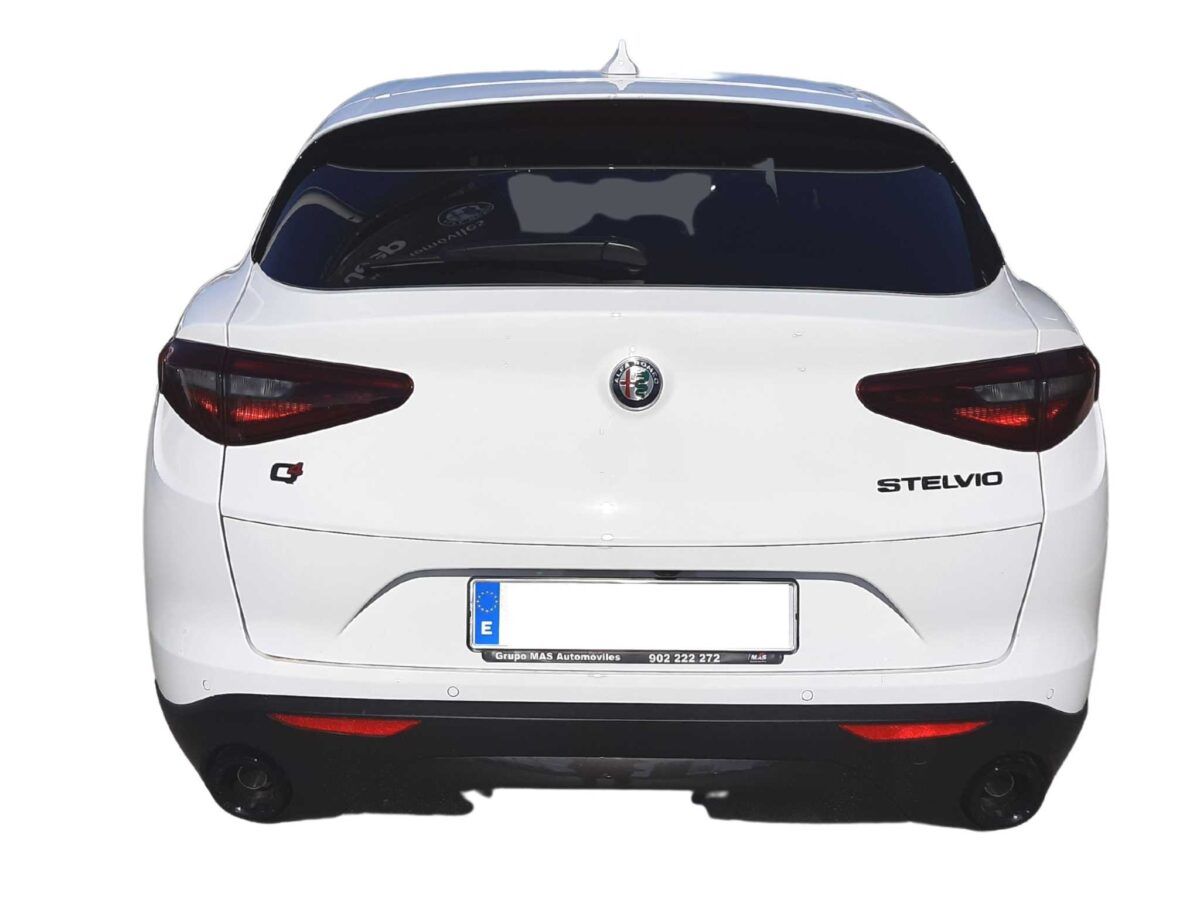 Coche Alfa Romeo Stelvio blanco 2021 2.2 diesel 190cv sprint plus q4 de km0