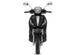 Moto Piaggio Beverly 300 en color negro nueva