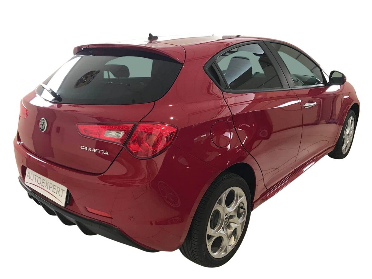 Alfa Romeo Giulietta 1.4 TB 120cv sport en color rojo de km0