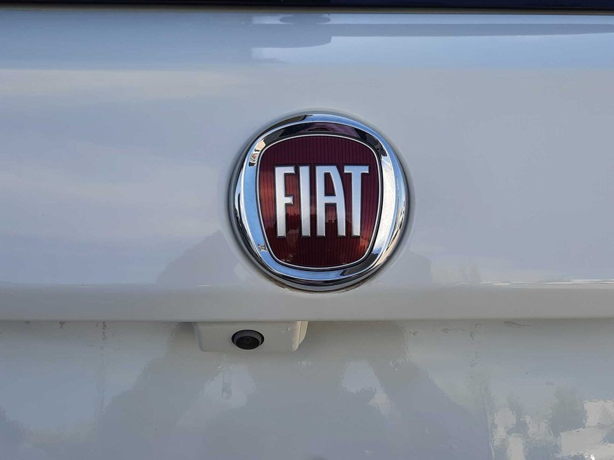 Fiat Tipo 5 puertas S-Design con motor 1.4 95 cv gasolina en color blanco de km0