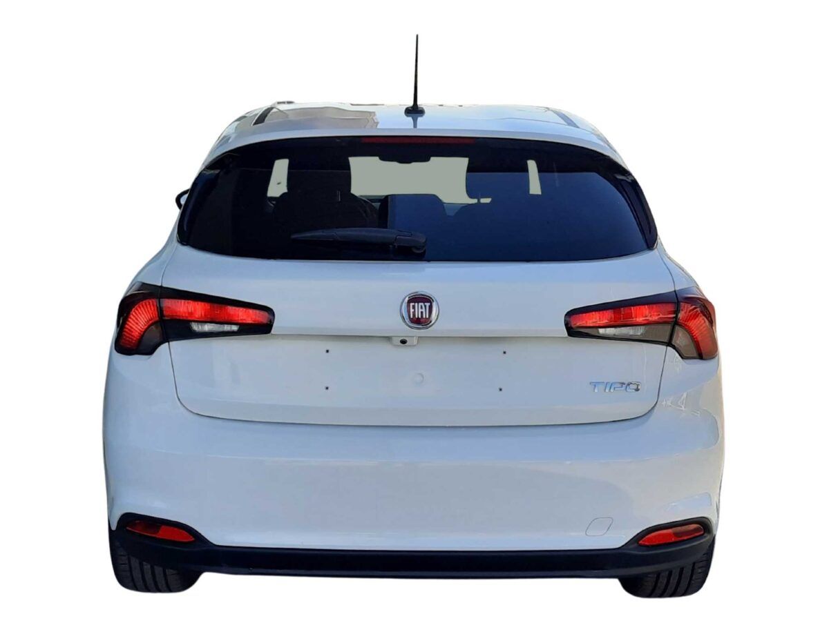 Fiat Tipo 5 puertas S-Design con motor 1.4 95 cv gasolina en color blanco de km0