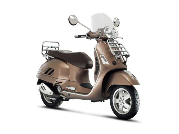 Moto Vespa GTS 300 E4 Touring color marrón nueva