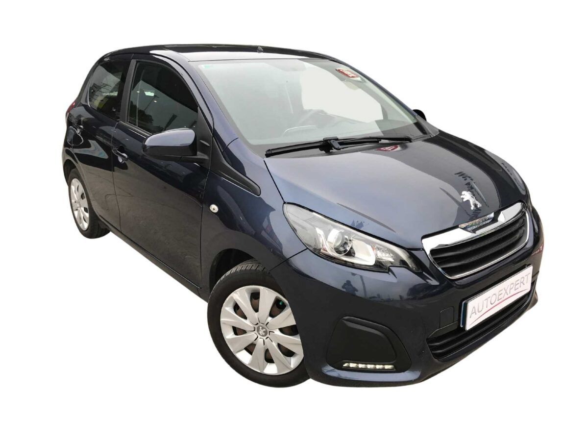Coche Peugeot 108 1.2 PureTech 82 con motor gasolina de ocasión en color negro