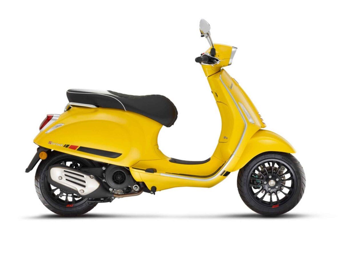 Moto Vespa Sprint 125 S E4 color amarillo nueva