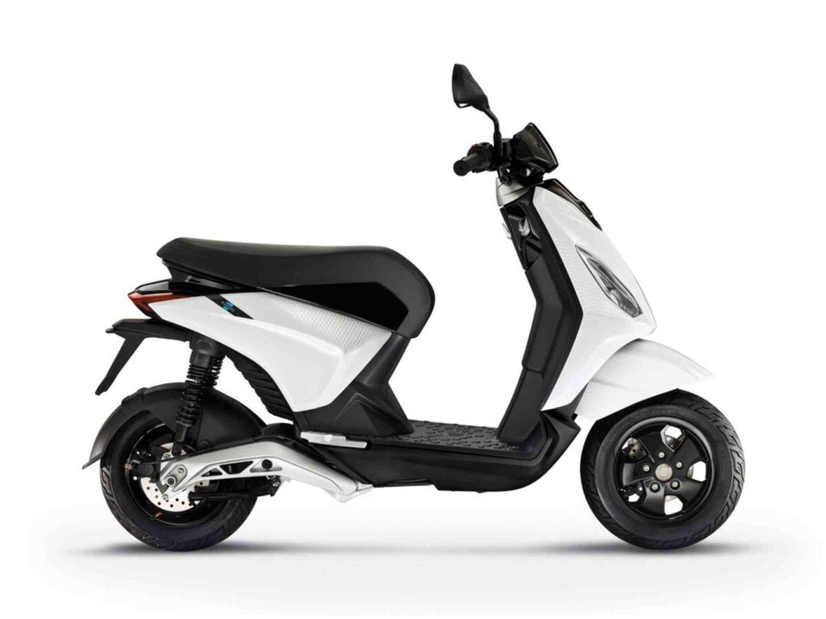 Piaggio One Active eléctrica blanca nueva