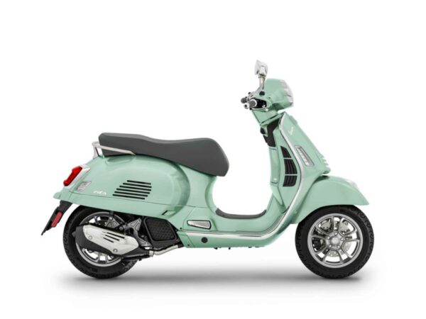 New Vespa GTS 125 verde menta en mas little italy madrid