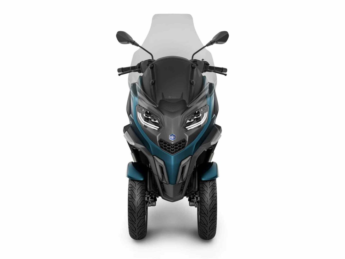 Nueva Piaggio MP3 530 hpe exclusive 2022 en azul