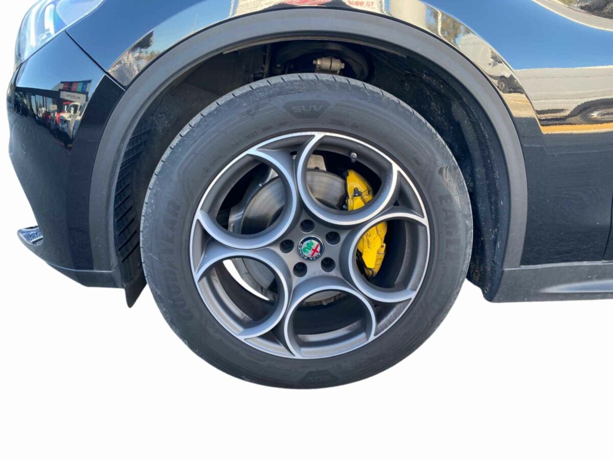 Alfa Romeo Stelvio Sprint Plus 2.2 Diesel 190 cv AUTO 4WD Negro - OCASIÓN