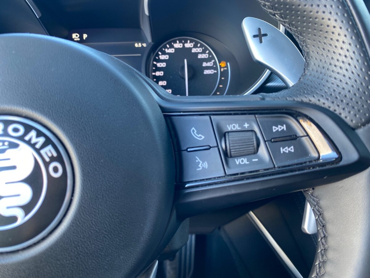Alfa Romeo Stelvio Sprint Plus 2.2 Diesel 190 cv AUTO 4WD Negro - OCASIÓN